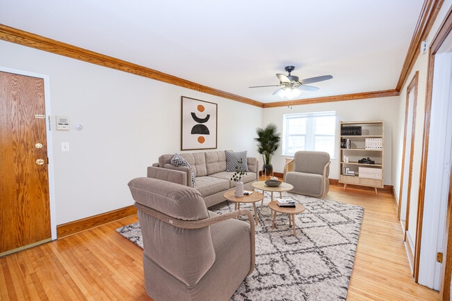 Building Photo - Chatsworth Crossing