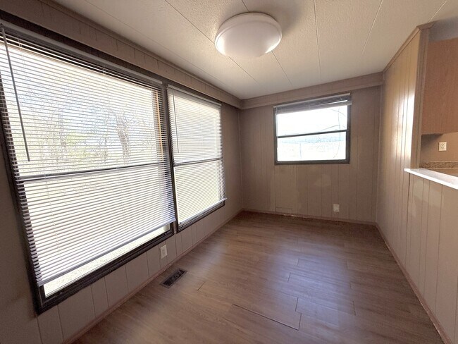 Building Photo - 90 White Tail Ln