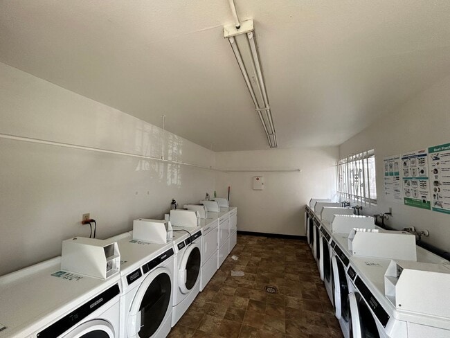 Building Photo - Charming 1BD/1BA W/ Reserved Parking and Community Laundry in Linda Vista!