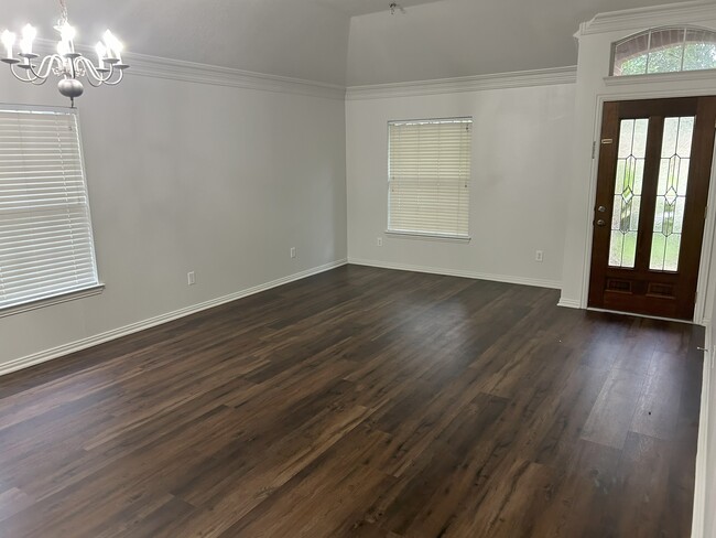 Building Photo - 3110 Keithwood Dr