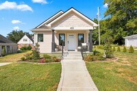 Building Photo - 413 4th Ave ADU