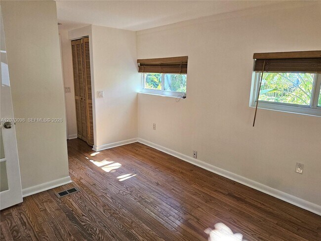 Building Photo - 6624 SW 78th Terrace