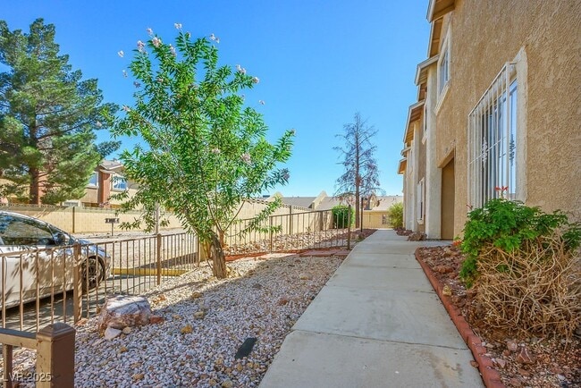 Building Photo - 3819 Terrazzo Ave