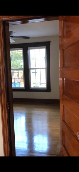 Building Photo - 119 Bremond St