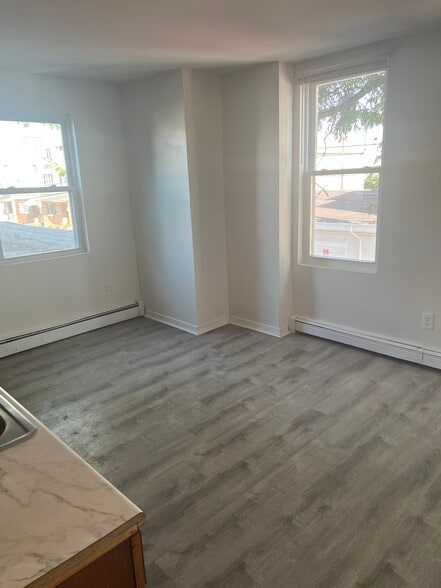 Building Photo - 127 Wilson Ave