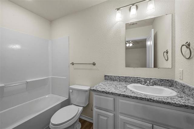 Building Photo - 105 4th St