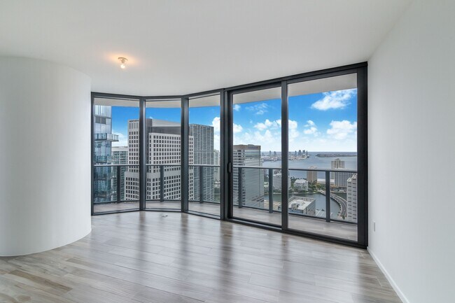 Building Photo - 801 S Miami Ave