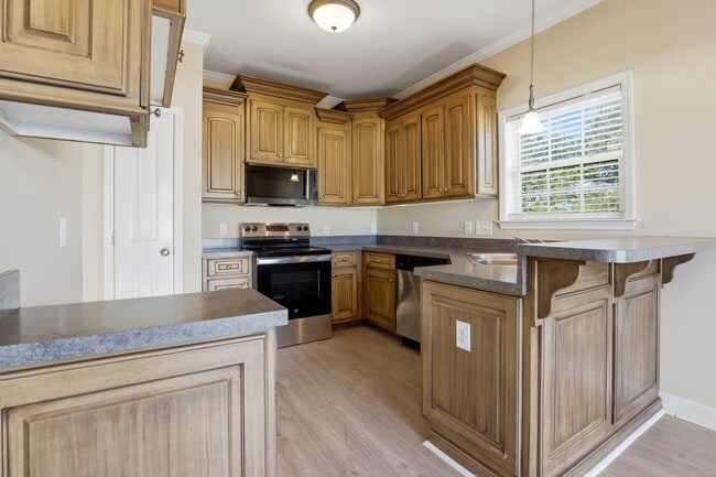 Building Photo - 100 Amandas Way