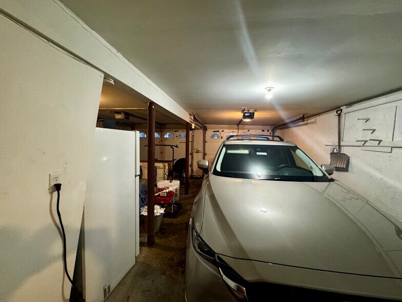 Building Photo - 6 Redcoat Ln