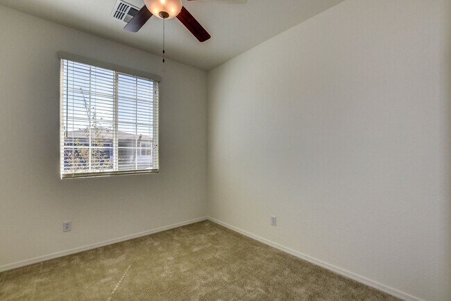 Building Photo - Beautiful home in Saddlewood