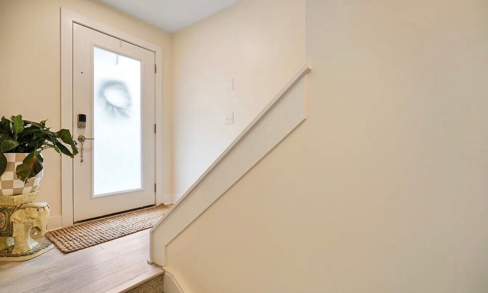 Building Photo - 2125 Coretta Way