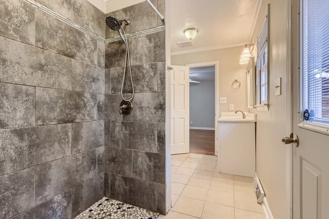 Building Photo - 5608 Weddington Matthews Rd, Matthews, NC,...