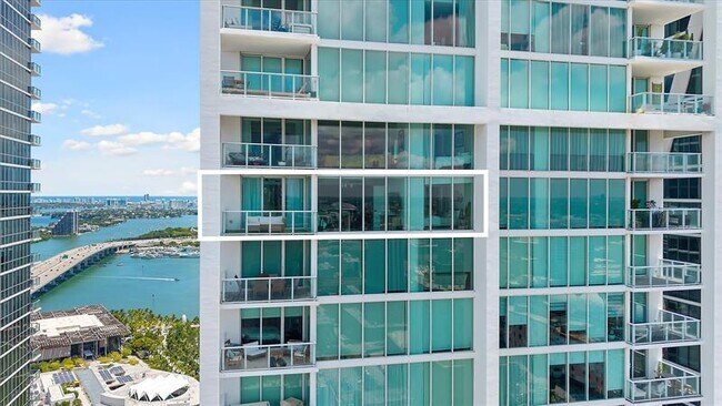 Building Photo - 1040 Biscayne Blvd