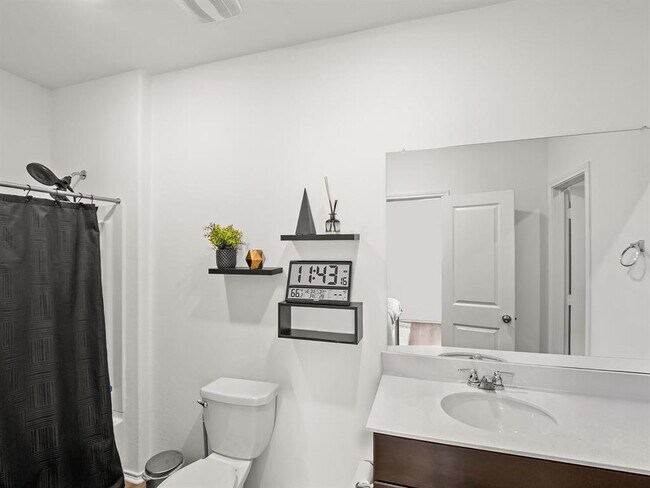 Building Photo - 2729 Louris Ln