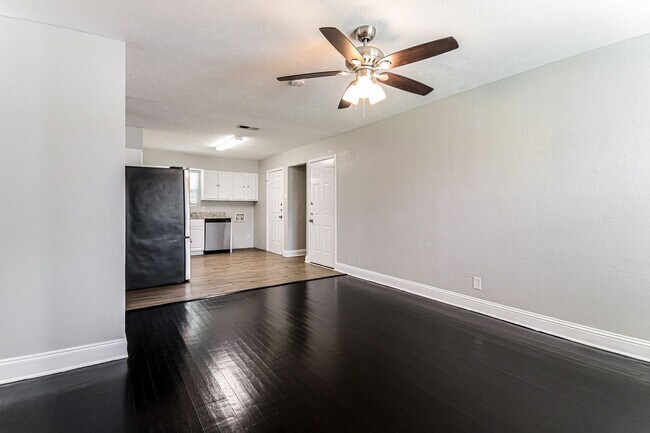 Building Photo - 3 BR/1BA | Newly Renovated Single Family Home | 1-Car Garage Parking | Gated backyard