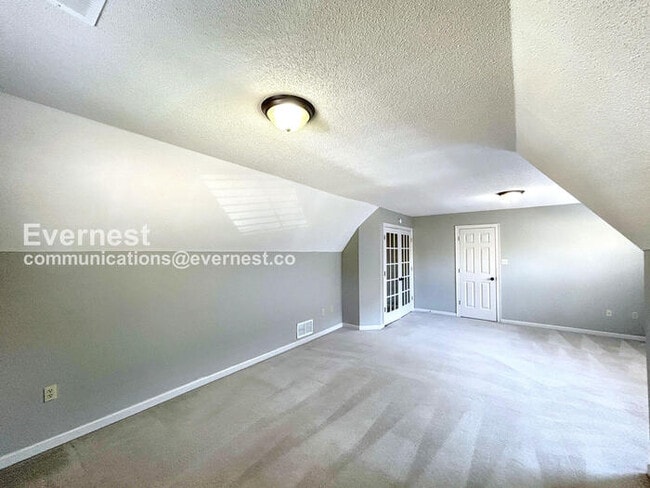 Building Photo - 10265 Buckland Bluff Cove