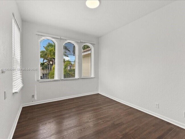 Building Photo - 1819 Mariners Ln