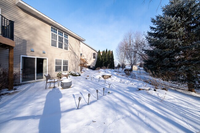 Building Photo - 572 Danube Ave