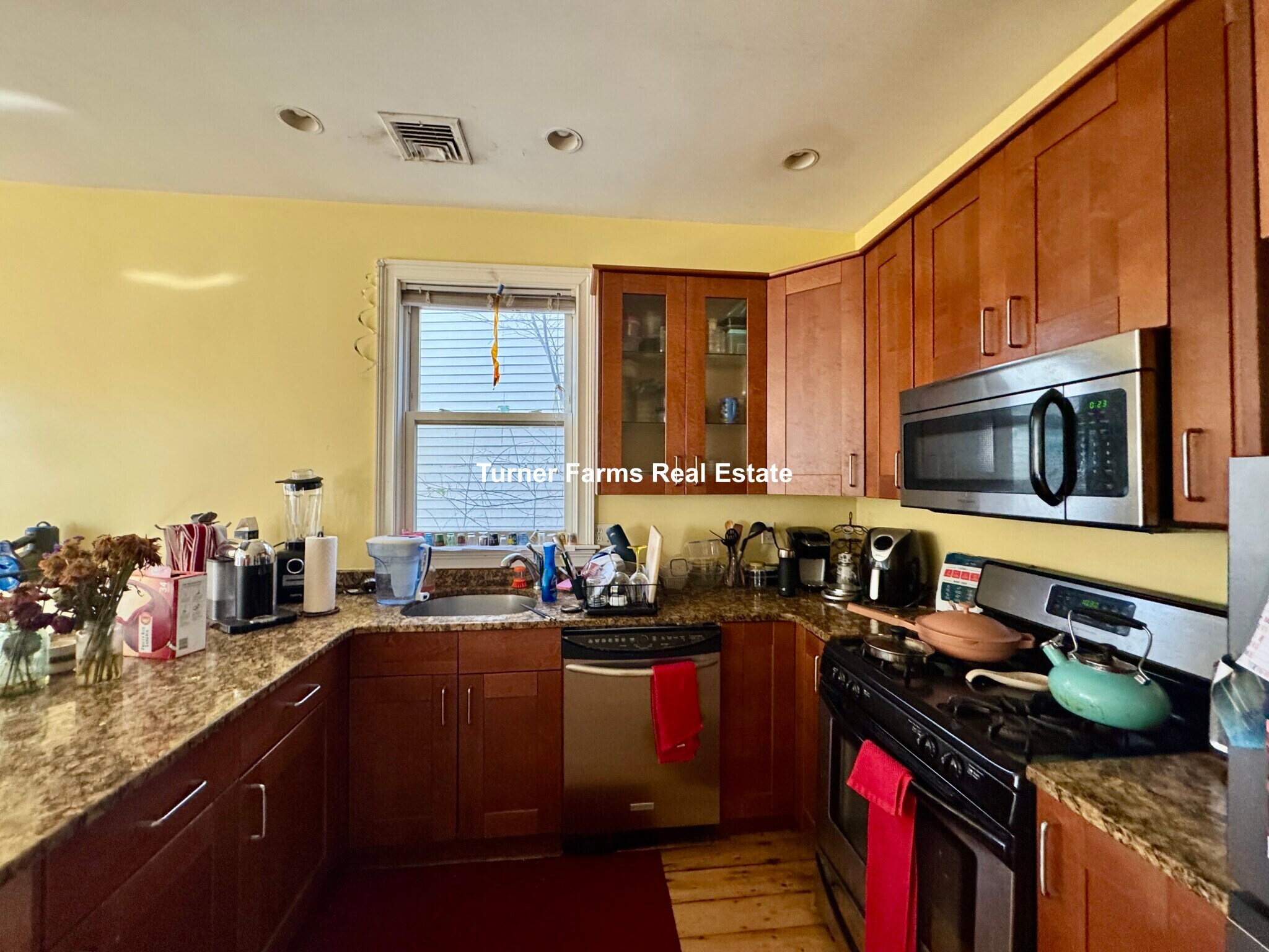 Building Photo - 731 Parker St