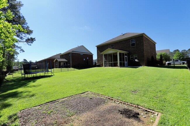 Building Photo - 545 Curlew Cir