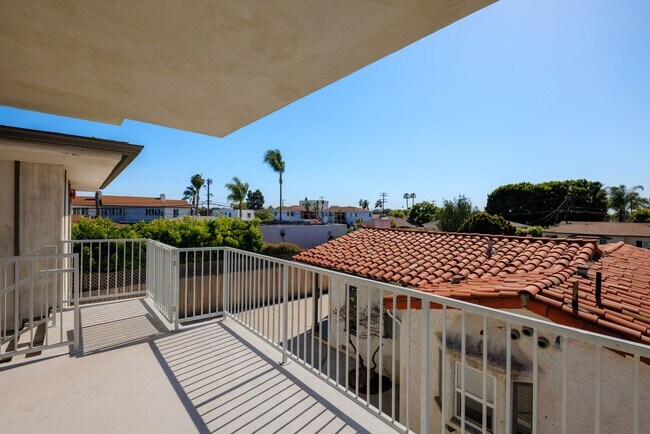 Building Photo - 4709-11 Soria Dr