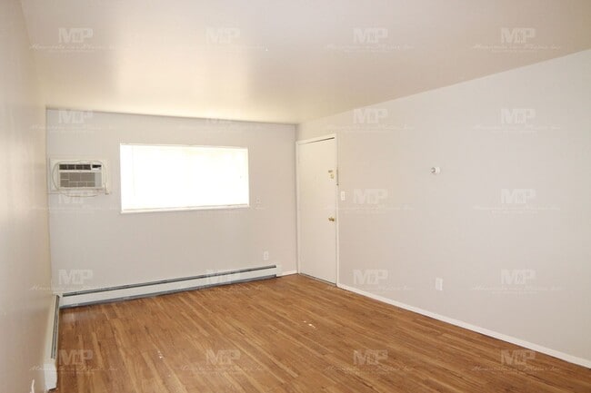 Building Photo - 2909 Sumac St