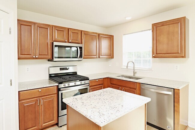 Building Photo - Pet-Friendly Holly Hill Home With Fenced Yard