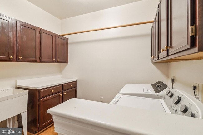 Building Photo - 2527 Hunter Mill Rd