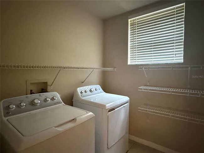 Building Photo - 5331 Tortuga Dr