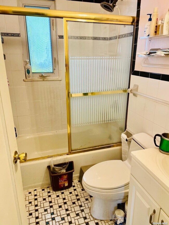 Building Photo - 67-04 215th St