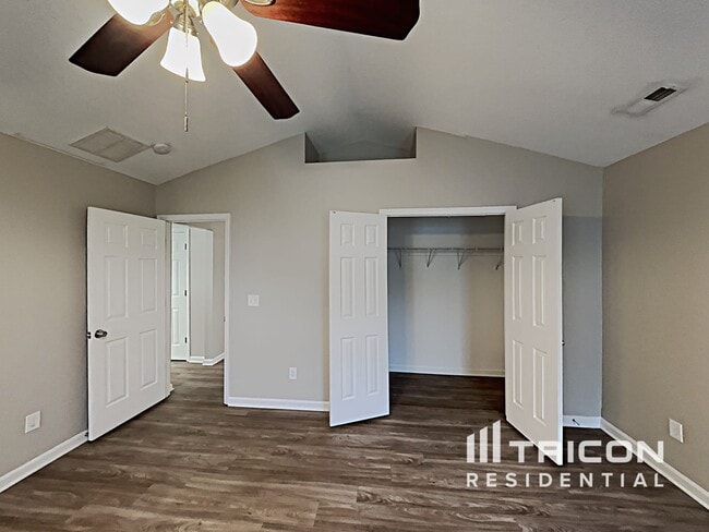 Building Photo - 1807 Bellwick Dr