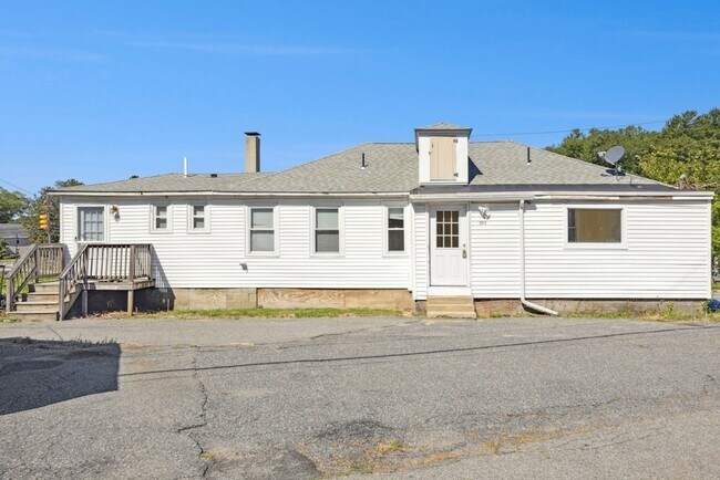 Building Photo - 281C King St