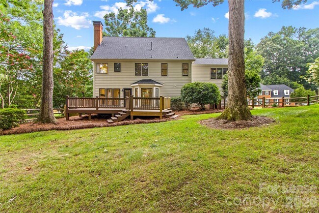 Building Photo - 9033 Pennyhill Dr