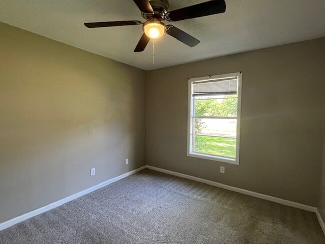 Building Photo - Renovated 3 Bedroom 1 Bath Home for Rent!