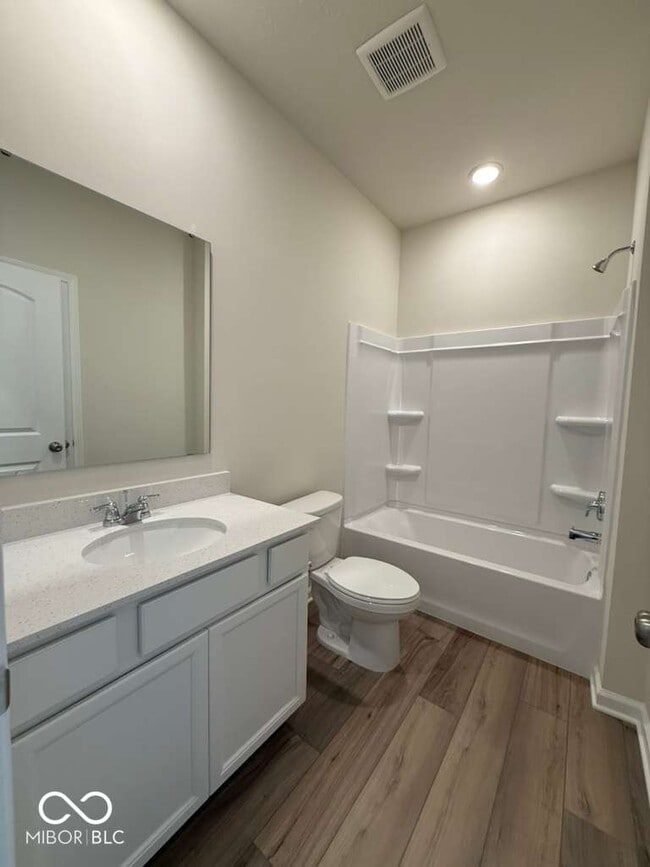 Building Photo - 3815 Sterling Dr