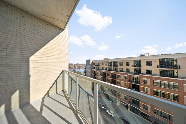 Building Photo - 6th Floor 1BD, 1.5BA Condo at the Lakehouse off Sloan's Lake