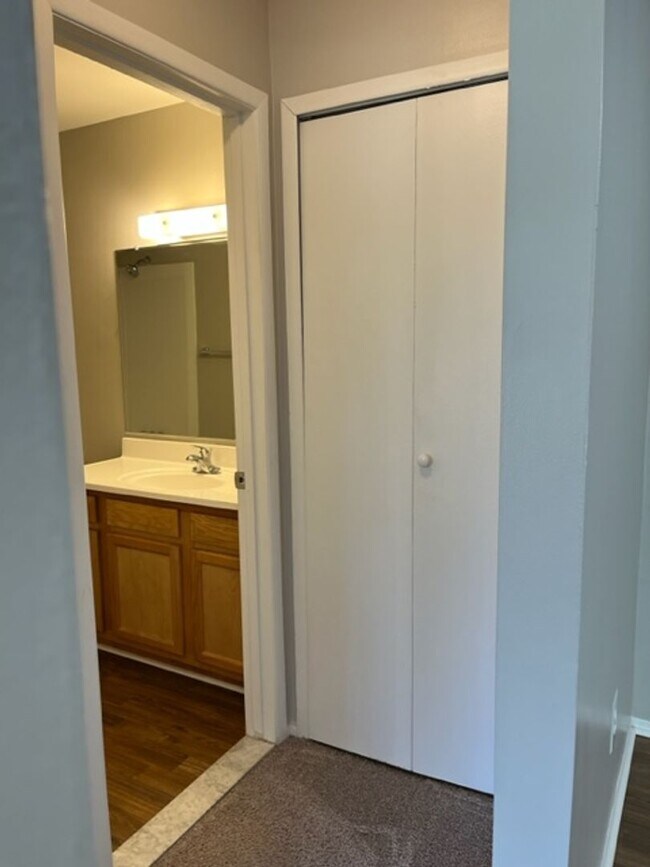 Building Photo - Charming 1 Bedroom/1 Bath near Downtown Ro...