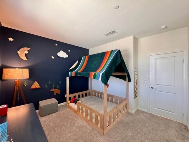 Building Photo - Welcome to this stunning two-story home located in the desirable Spencers Crossing community of M...