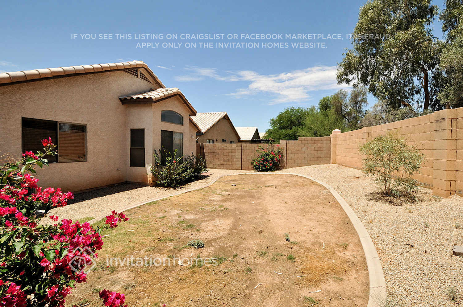 Building Photo - 15912 W Smokey Dr