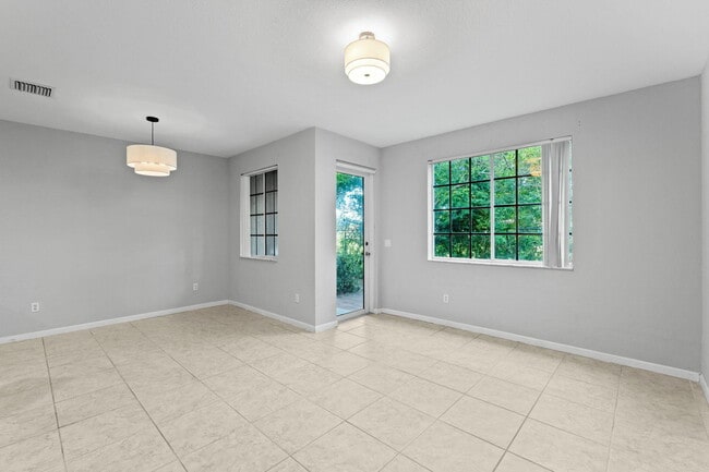 Building Photo - 1411 Lucaya Dr