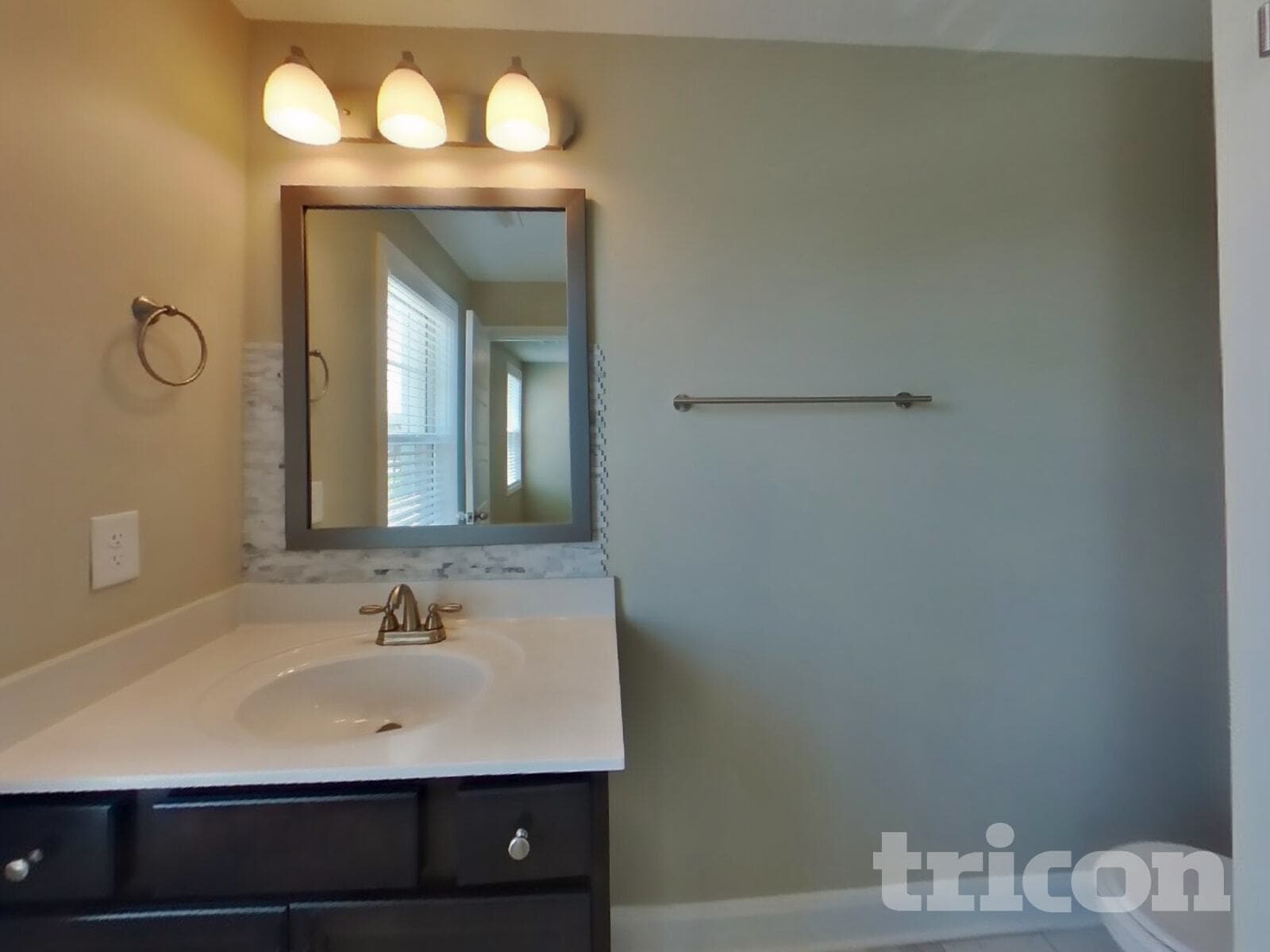 Building Photo - 633 Battery Ct