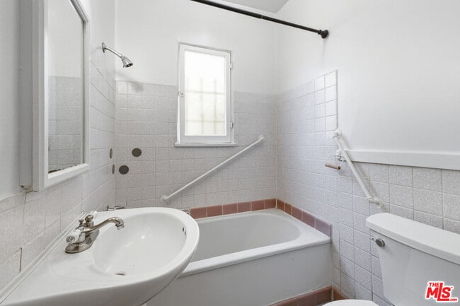 Building Photo - 1141 S Shenandoah St