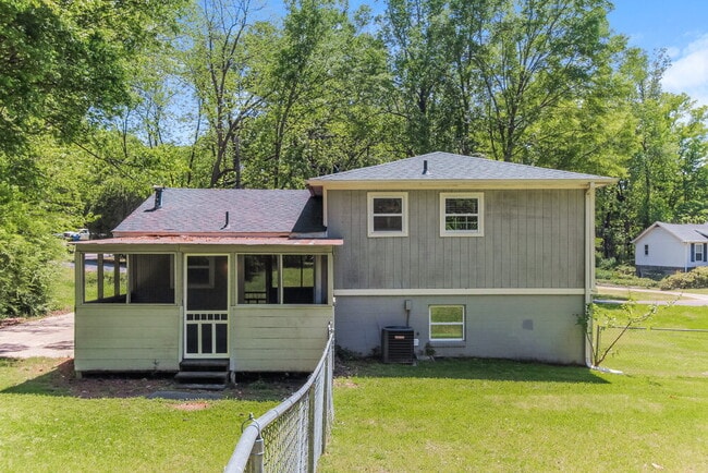 Building Photo - 201 Beechwood Dr
