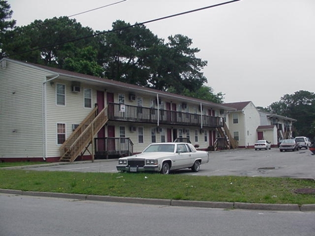Primary Photo - Pleasant Park Apartments