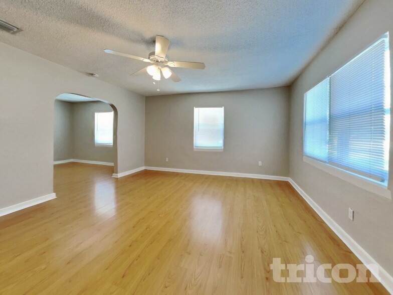 Building Photo - 612 Yelvington Ave