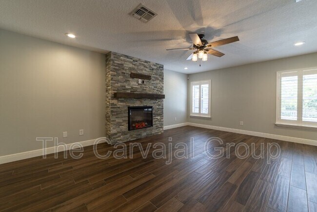 Building Photo - 1432 Bella Coola Dr