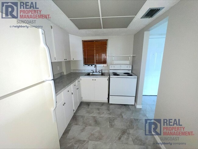 Building Photo - 4109 Lake Bayshore Dr