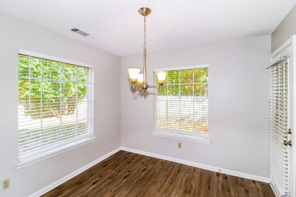 Building Photo - 1834 Dewars Cove N