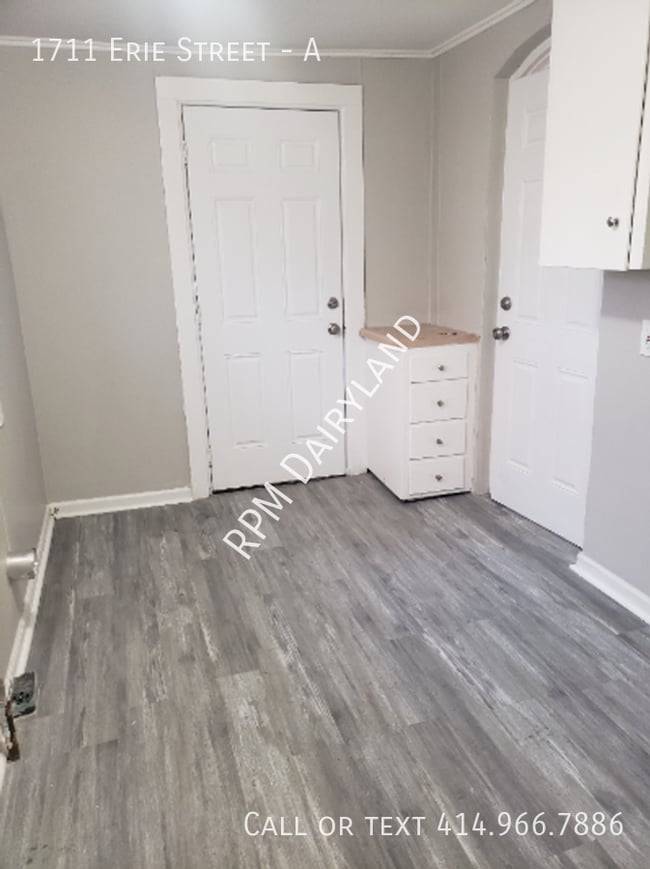 Building Photo - 1711 Erie St