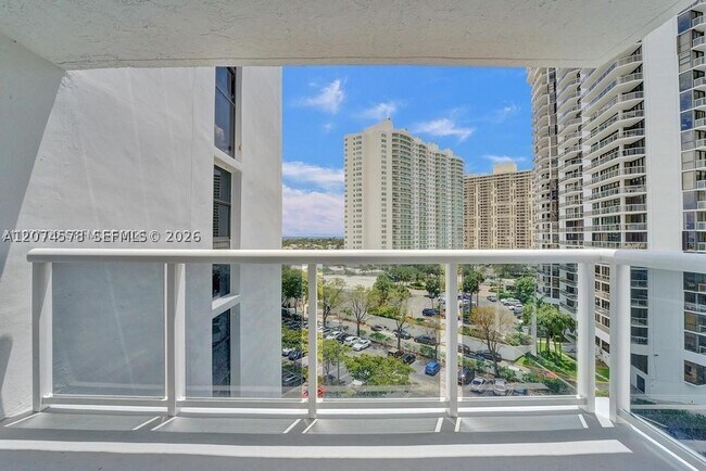 Building Photo - 20505 E Country Club Dr